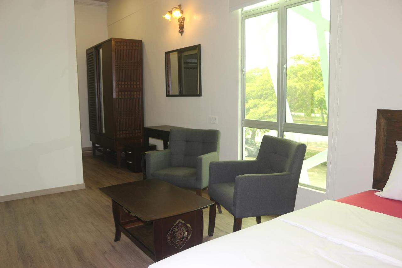 Blue Eyes Hotel Kepala Batas  Extérieur photo