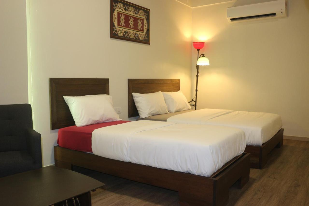 Blue Eyes Hotel Kepala Batas  Extérieur photo