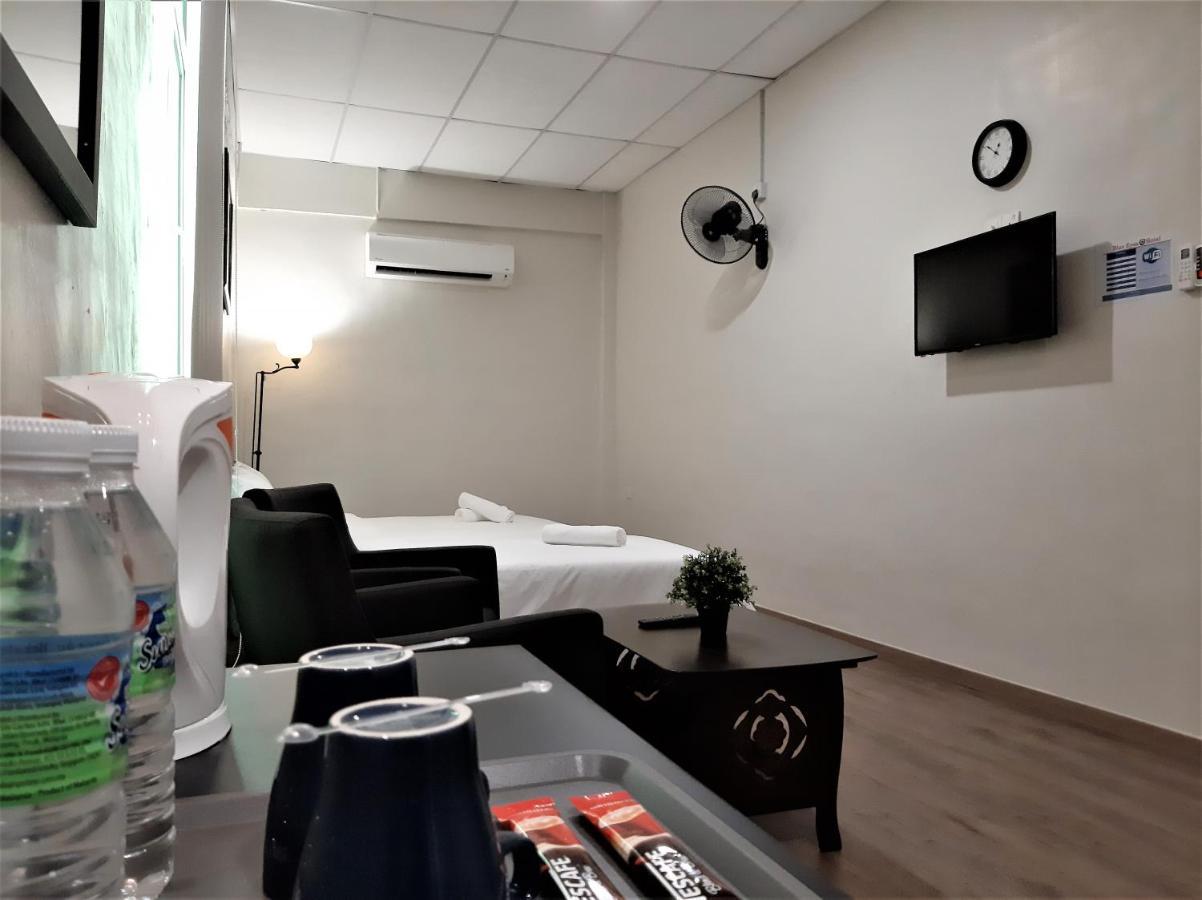 Blue Eyes Hotel Kepala Batas  Extérieur photo